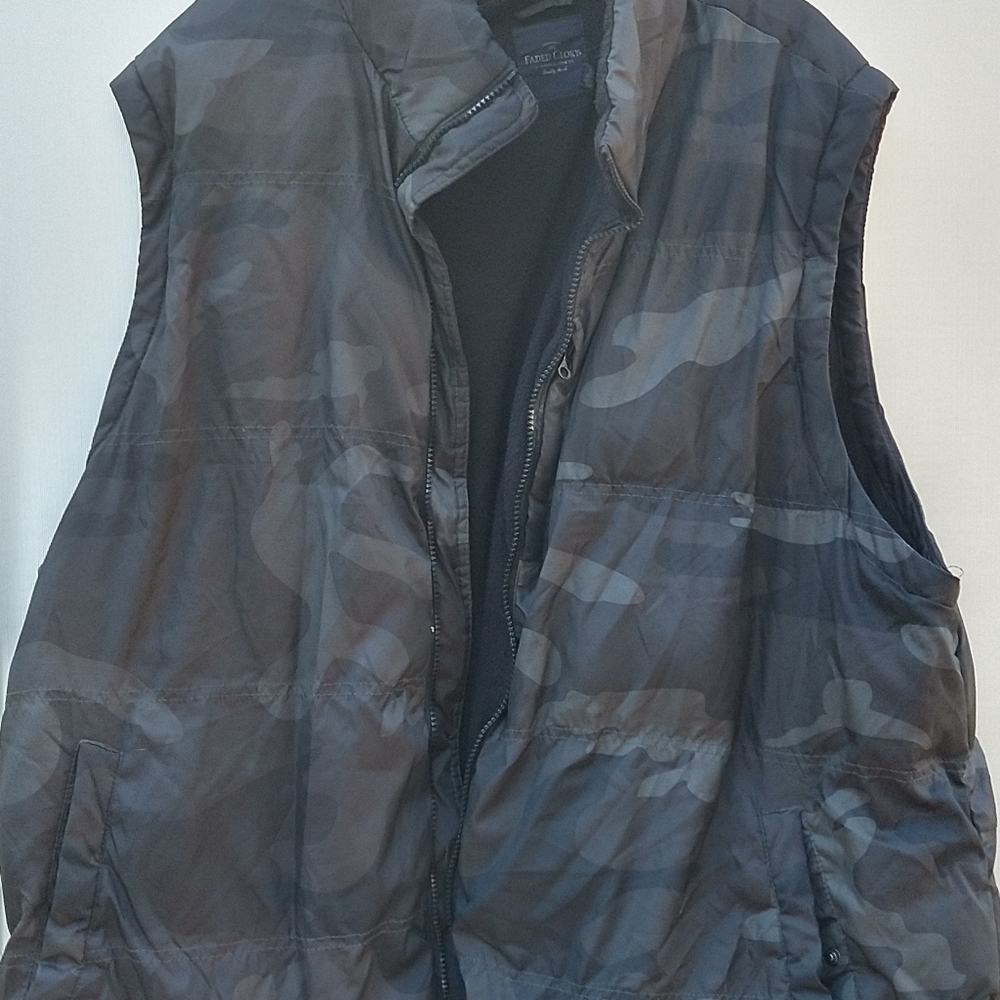 Faded Glory Men's Camo Vest